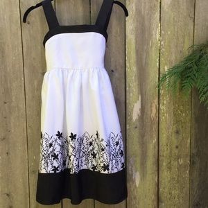 Cherokee white/black flower detail sundress 10
